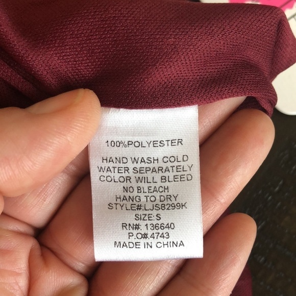 NEW L’Atiste by Amy Burgundy Wide Leg Jumpsuit Cutouts Halter Fully Lined Size S - Picture 16 of 16